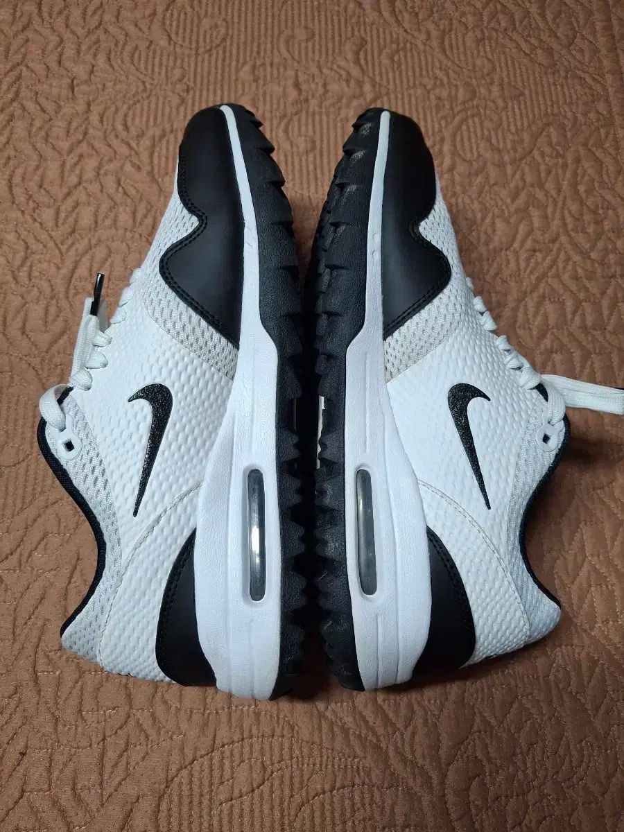 NIKE ナイキ
