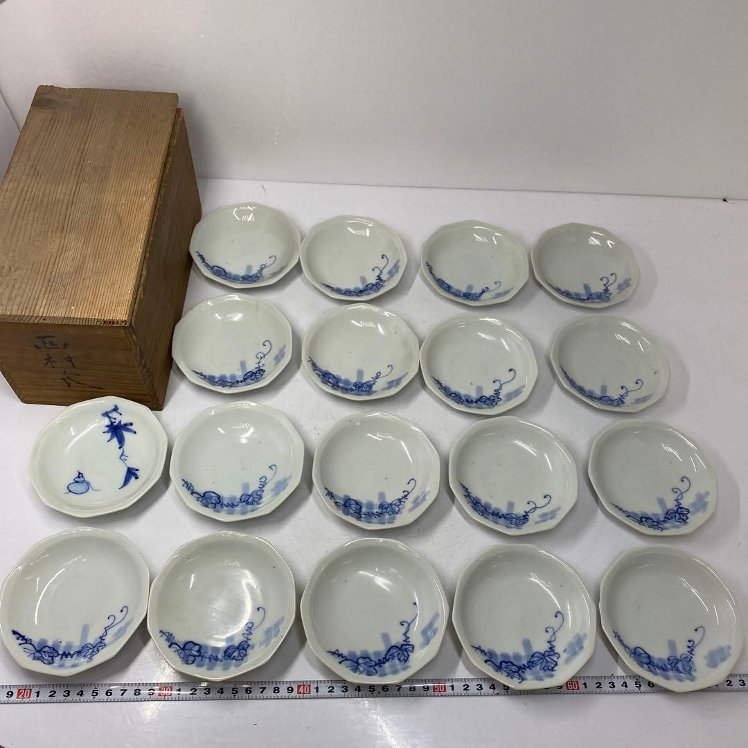 ・古伊万里　染付　人物画　小皿山19枚直径11.5 東K5-0805①タサコサ 古伊万里 染付 人物画 小皿山19枚直径11.5 東K5-0805①タサコサ