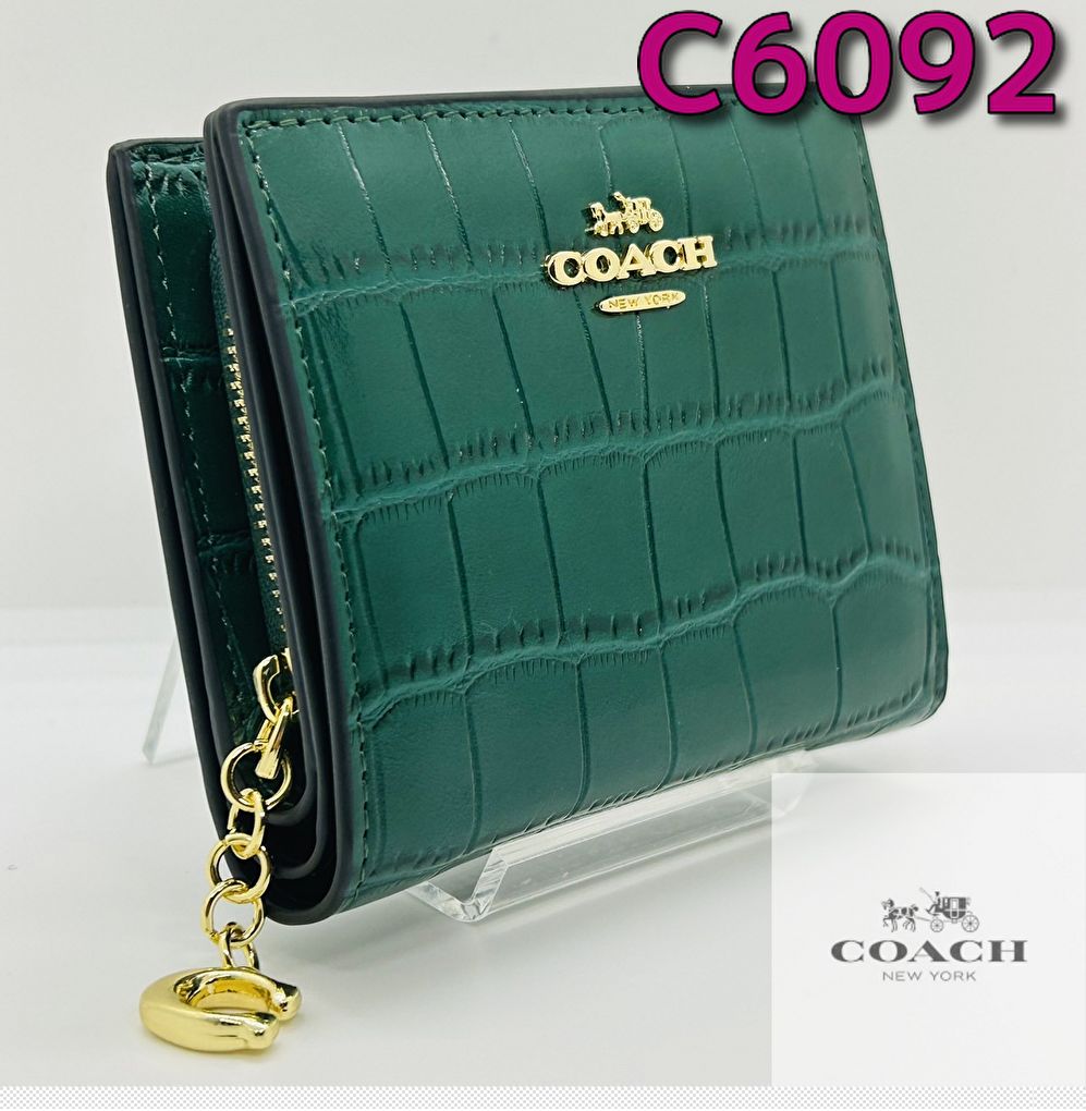 COACH コーチ 折り財布 クロコ型押し C6092 グリーン　新品　男女兼用