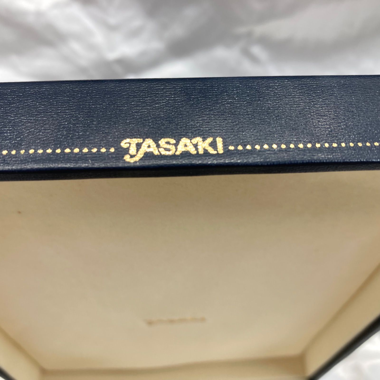 美品　タサキ　TASAKI　ネックレスケース　空箱　クロス付き 美品 タサキ TASAKI ネックレスケース 空箱 クロス付き