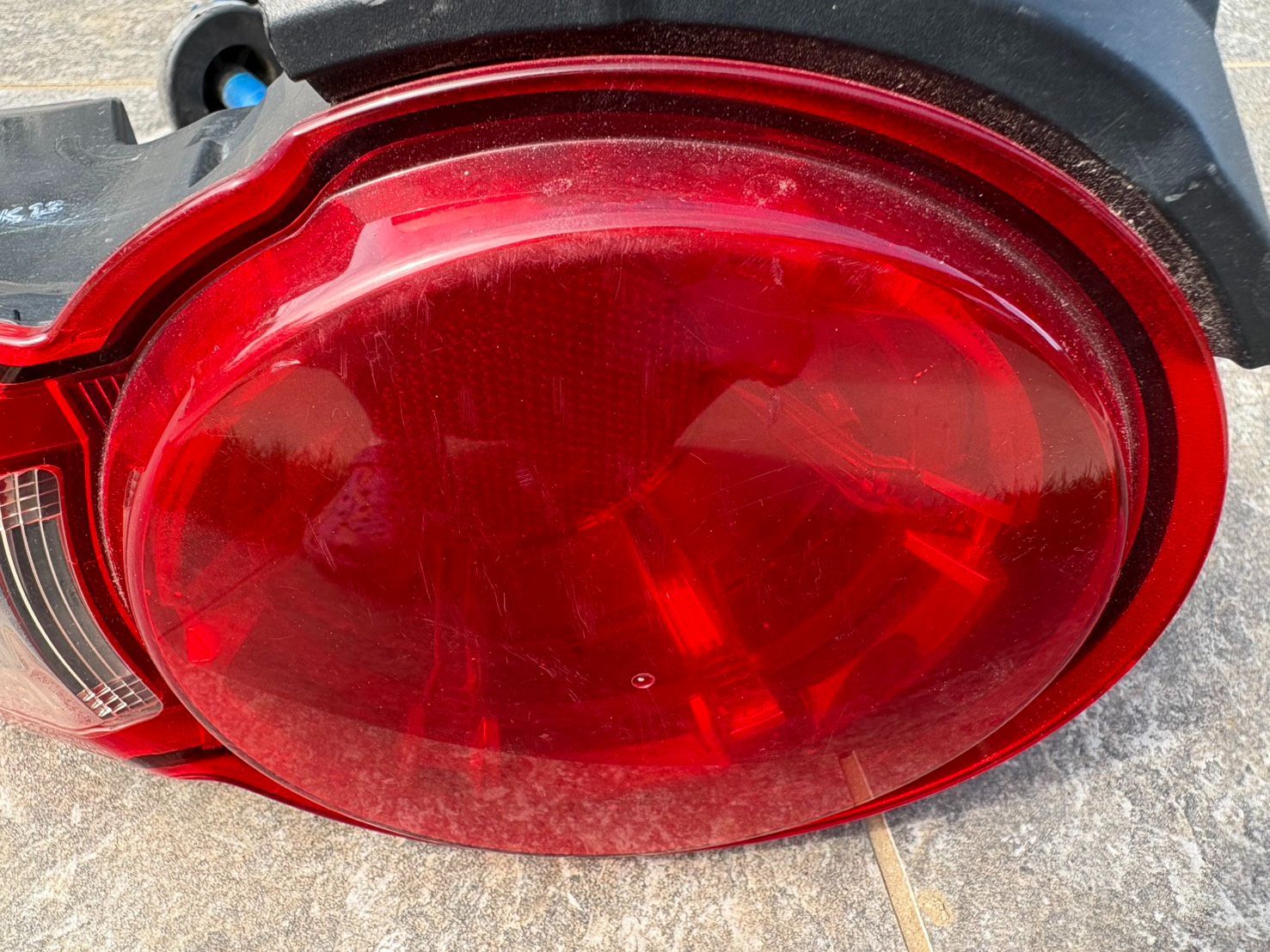 左テールランプ