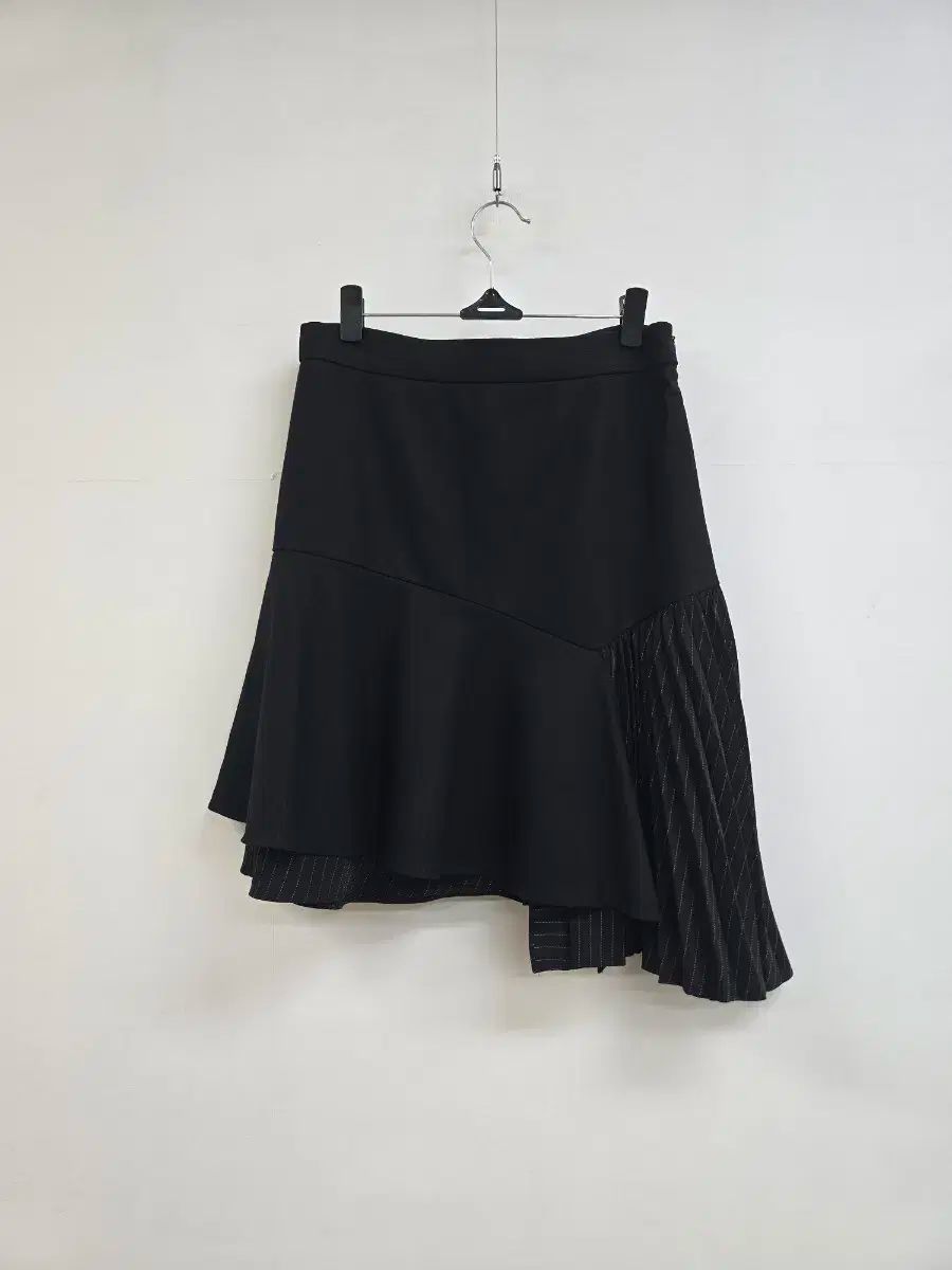 LUCKY CHOUETTE ラッキーシュエトゥ ダブルヘム アシンメトリー プリーツ ポイント スカート