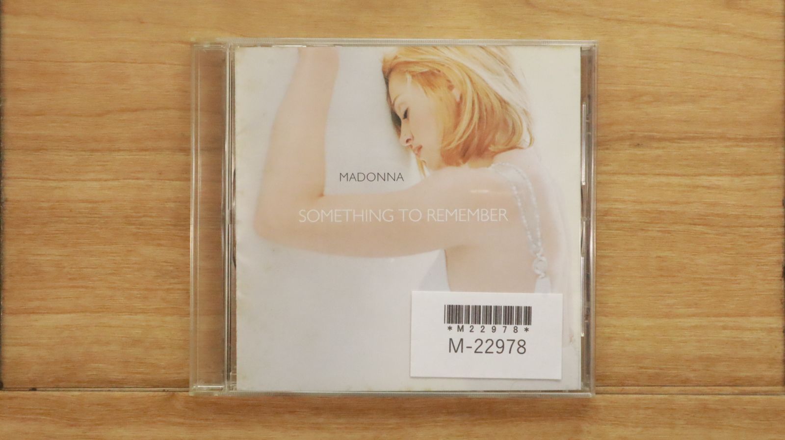 国内盤マドンナ 「SOMETHING TO REMEMBER」 1995年未開封 国内盤マドンナ 「SOMETHING TO REMEMBER」 1995年未開封