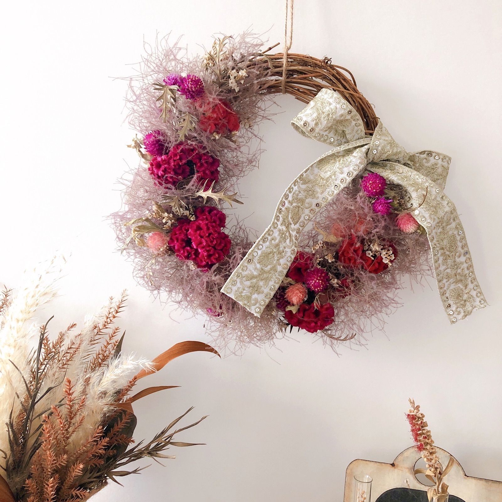 21特集 新品 未使用 いちごケーキのリース スモークツリー ドライフラワー 刺繍リボン ケイトウ 植物 観葉植物 Vesica Mk Vesica Mk