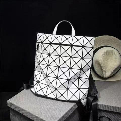 新品 BAOBAO ISSEY MIYAKE バオバオ イッセイミヤケ リュック ランドセルバッグ トートバッグ 5色 - メルカリ