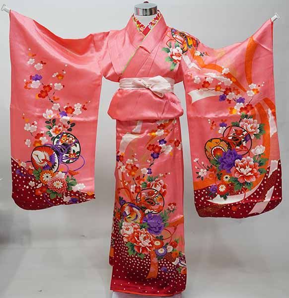 七歳 女児 着物と長襦袢セット 赤色 蝶々 刺繍入り半襟付き