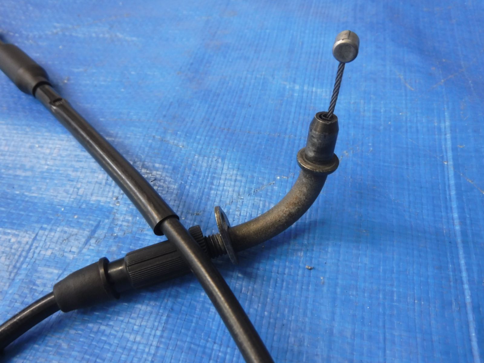 スロットルケーブルアセンブリ