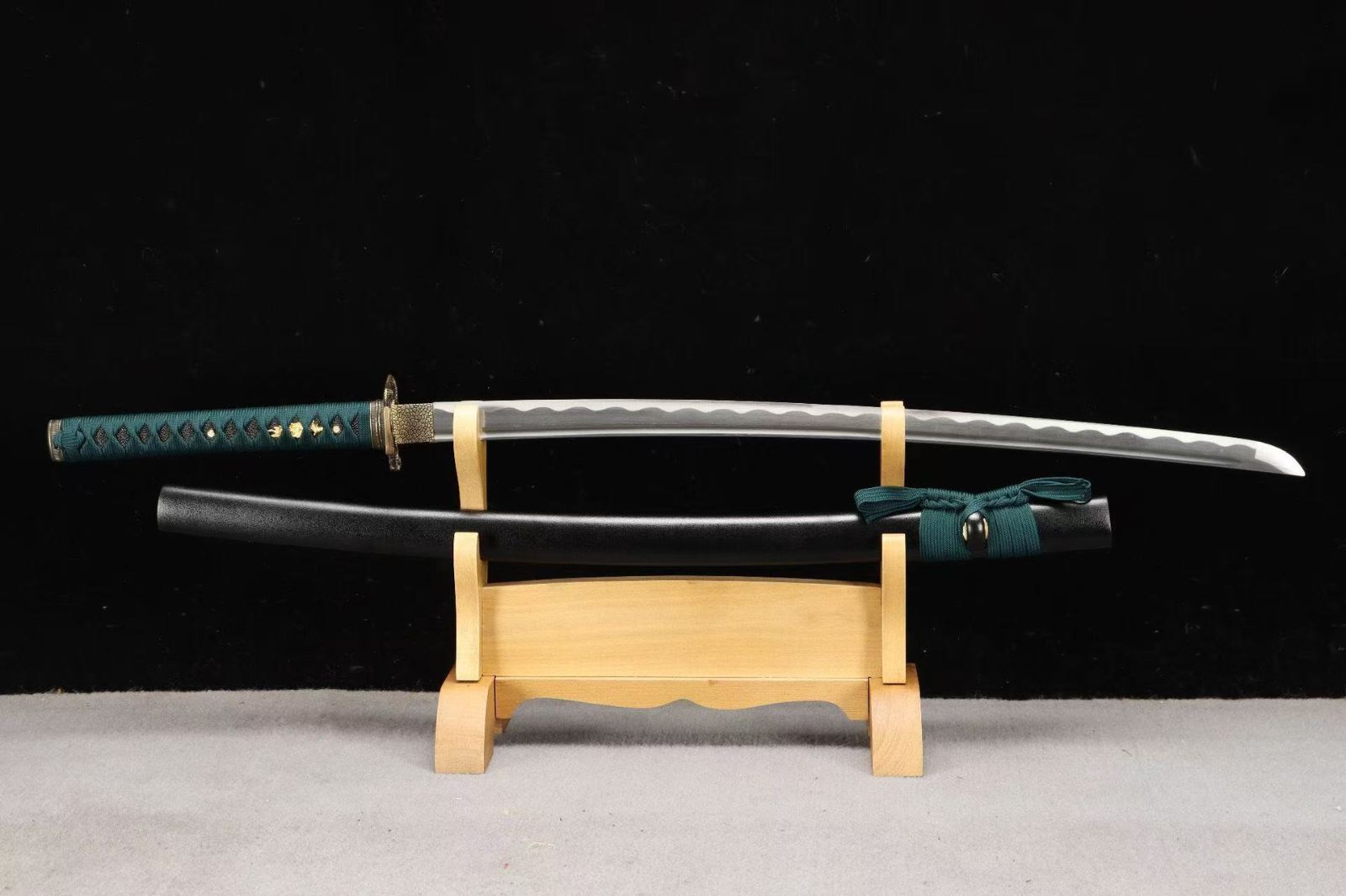1.6メートル竜紋苗剣 古兵器 武具　刀装具　日本刀　模造刀 居合刀 長尺 竜紋苗刀 長尺 模擬刀 日本刀 模造刀 鑑賞用 武具 - メルカリ