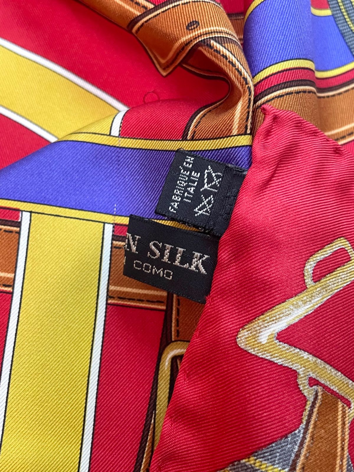 新品未使用　ロンシャンイタリア製シルクスカーフ ぼぼ新品イタリア製 LONGCHAMP ロンシャン シルク100% ポニー柄 大判