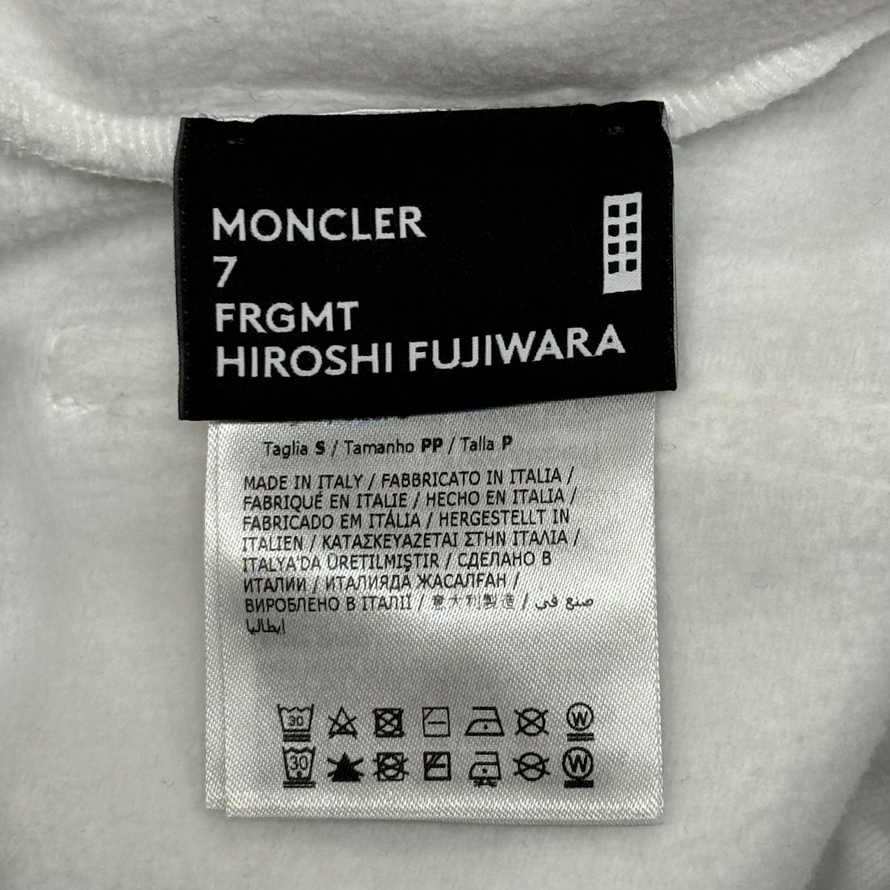 国内正規 MONCLER × FRAGMENT Hiroshi Fujiwara JERSEY SHORT PANTS ジャージショーツ ハーフパンツ モンクレール フラグメント コラボ I209U8H00003 ホワイト S 75671A6