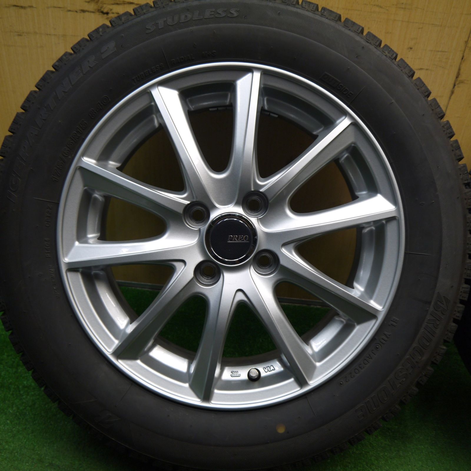 バリ溝！22年！キレイ！9分☆スタッドレス 175/65R15 ブリヂストン 