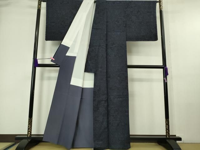 平和屋本店■極上　本場結城紬　重要無形文化財　100亀甲　名物裂花唐草文　濃藍色地　逸品　DZAA6578kh5 平和屋本店□極上 本場結城紬 重要無形文化財 100亀甲 名物裂花唐草文