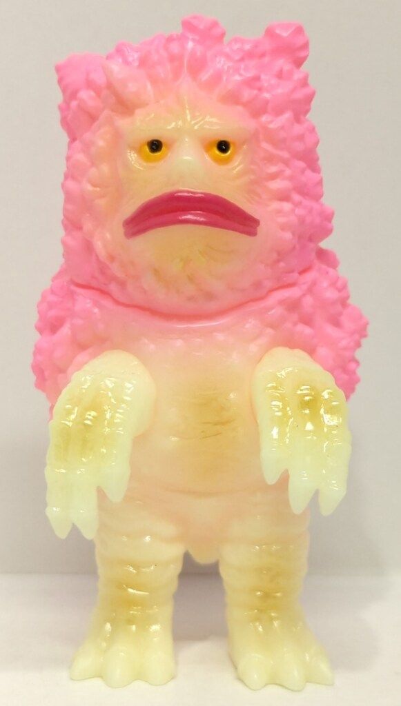 MAXTOY ミニソフビ怪獣倉庫シリーズ 隕石怪獣ガラモン 蓄光成型/ピンク塗装