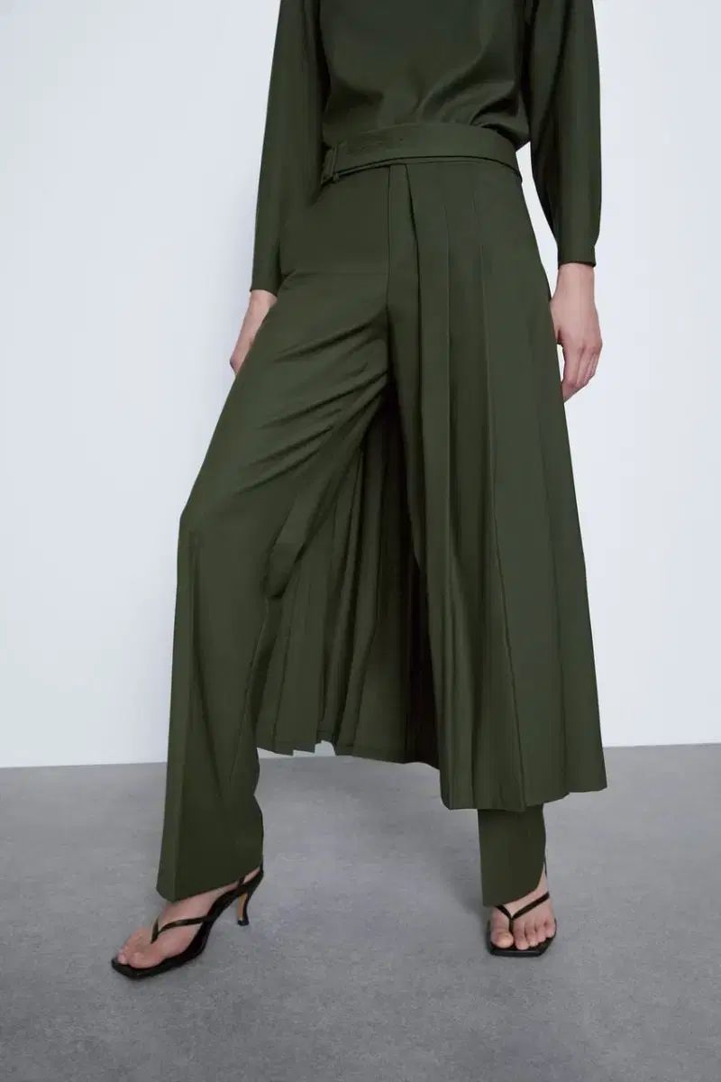 ZARA ザラ ZARA パンツ プリーツ ラップ スカート S