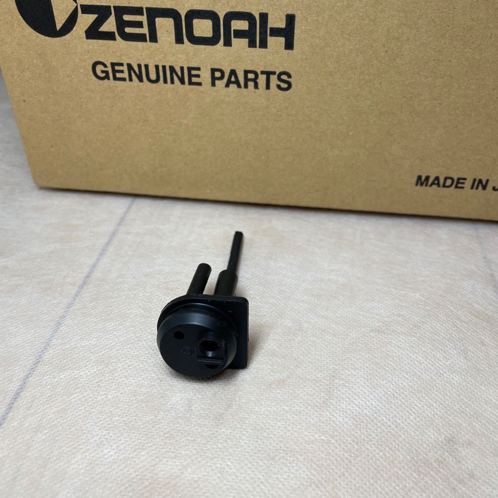 ゼノアチェーンソーG3100T グロメット(丸)新品 コモノパーツ メルカリ
