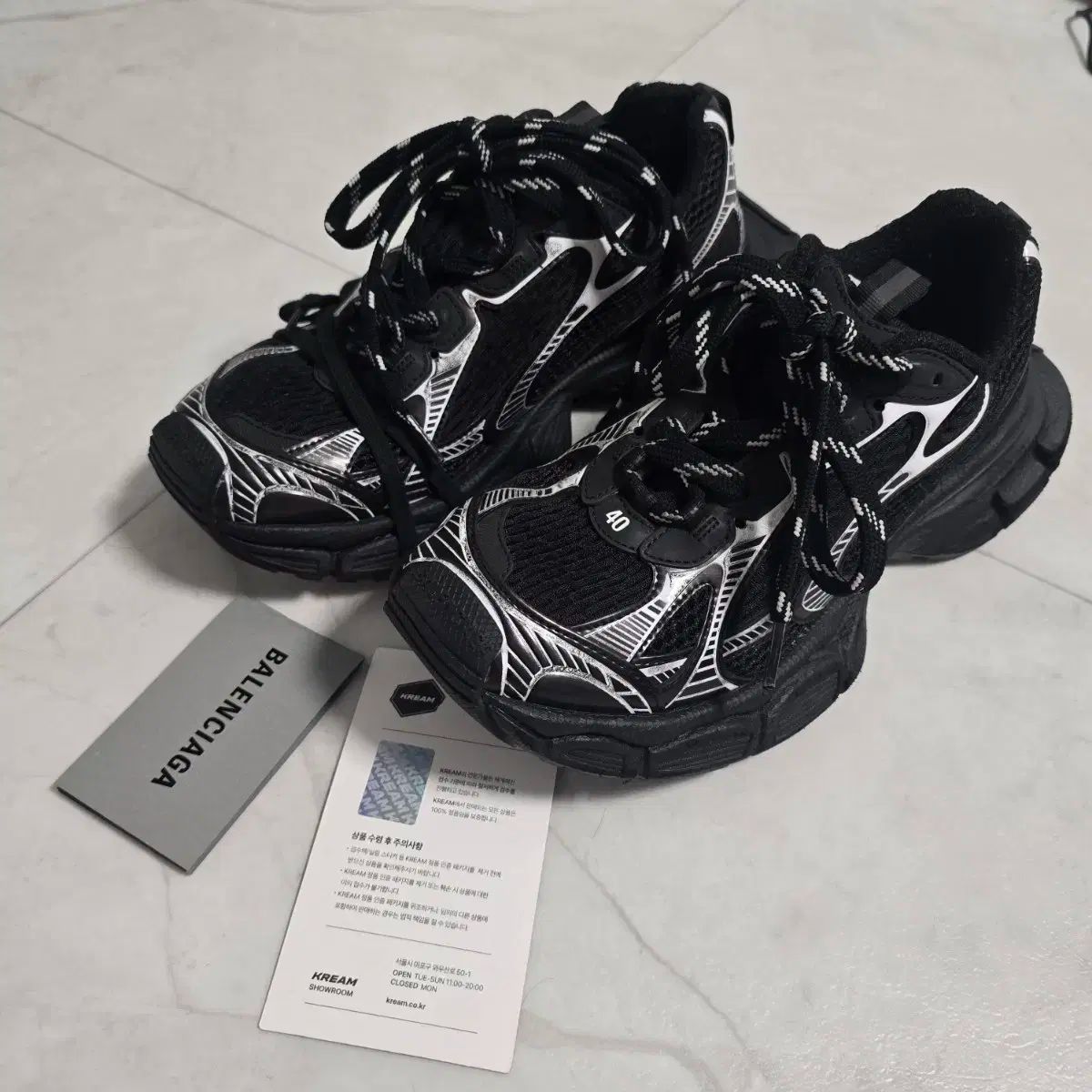 BALENCIAGA バレンシアガ 3XL 黒