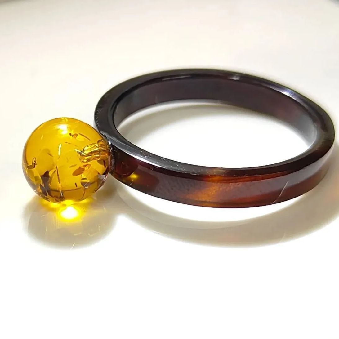 セール開催中！】 極美品＊琥珀と鼈甲の指輪 【公式通販】