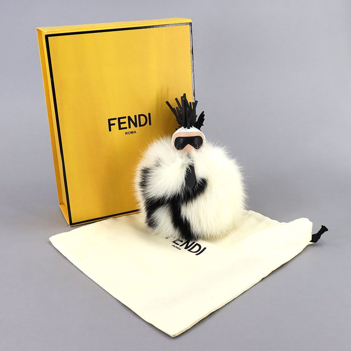 新品同様 フェンディ FENDI カール ポンポン カーリト バッグ チャーム キーホルダー ファー レザー ホワイト 7AR450 90251652