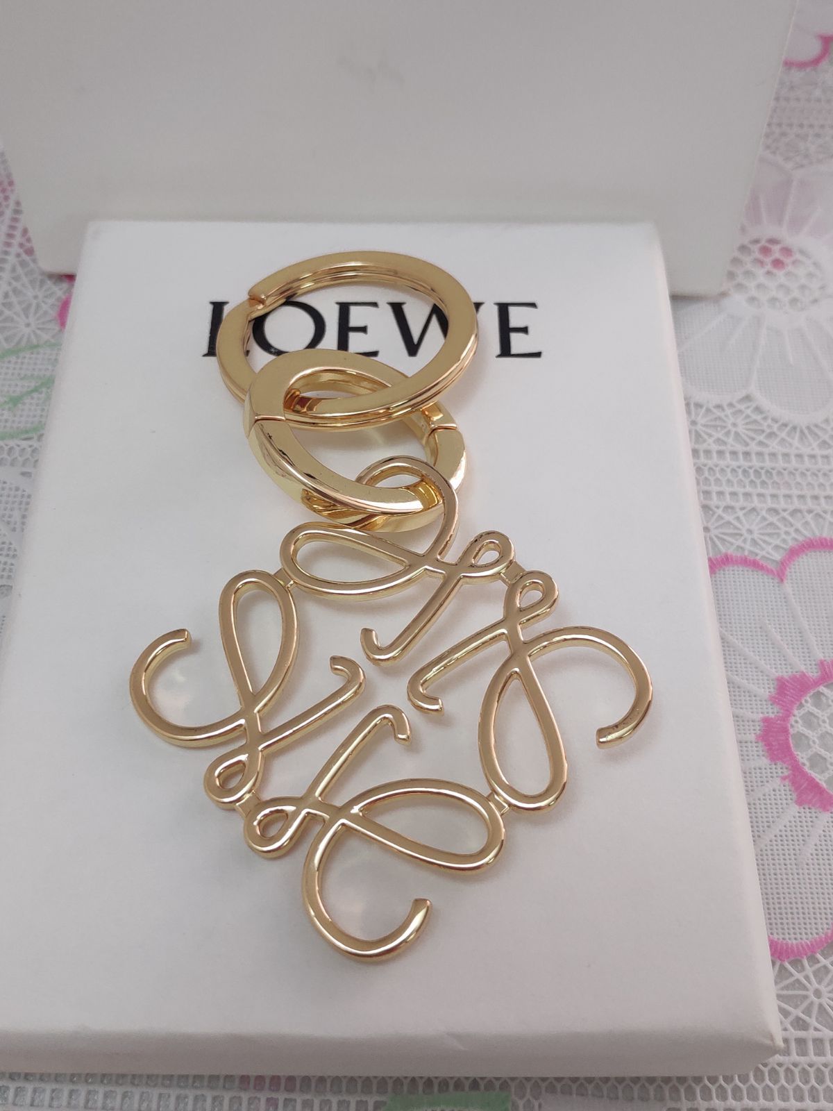 美品✨ロエベ　アナグラム　キーホルダー　キーリング　バッグチャーム　大人気　刻印 ロエベ✨LOEWE キーホルダー♥️キーリング♥️バッグチャーム