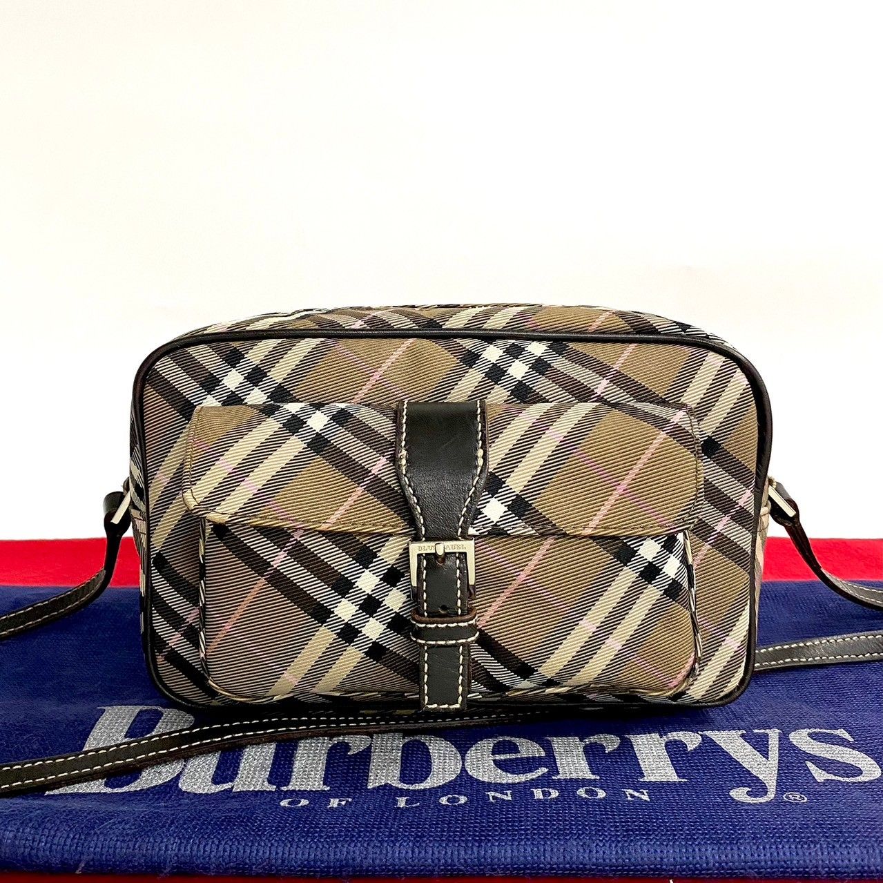 ほぼ未使用 BURBERRY BLUE LABEL バーバリーブルーレーベル チェック キャンバス レザー ミニ ショルダーバッグ ポシェット  ブラウン 31861 - メルカリ