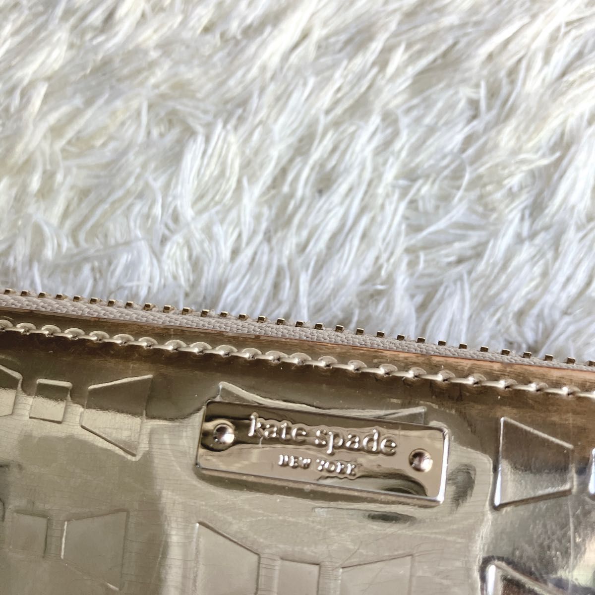 ケイトスペード ！Kate spade 長財布 ラウンドジップ長財布