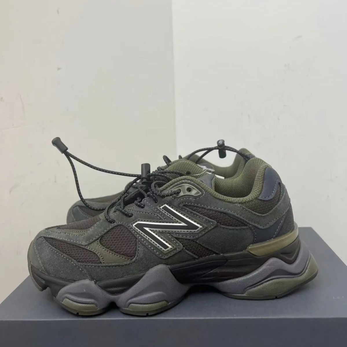 新品未使用ニューバランス new balance NB 9060 スニーカー