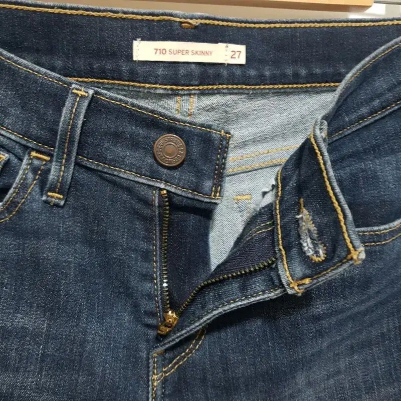 LEVI'S(リーバイス) 710 レディース スキニージーンズ 27_i4014