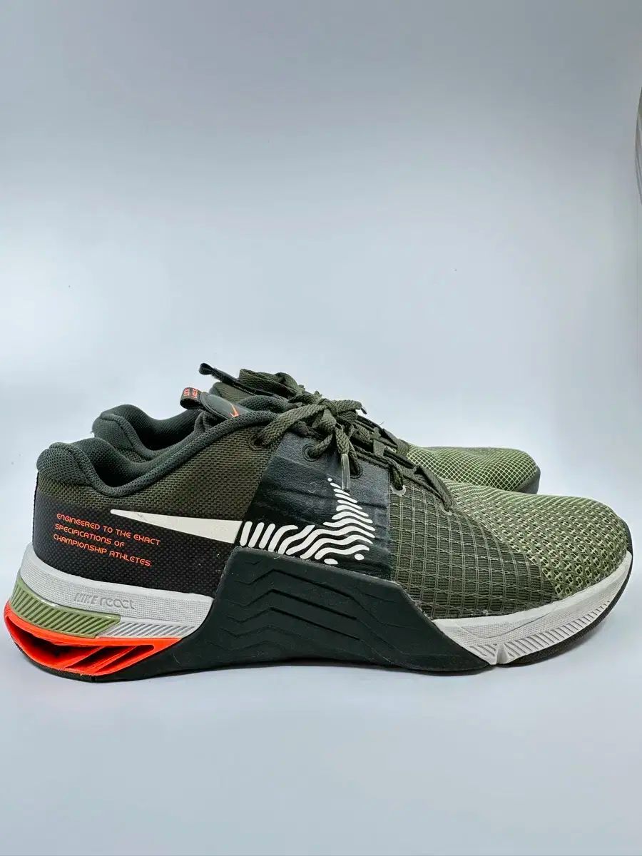 280 NIKE ナイキ メトコン 8