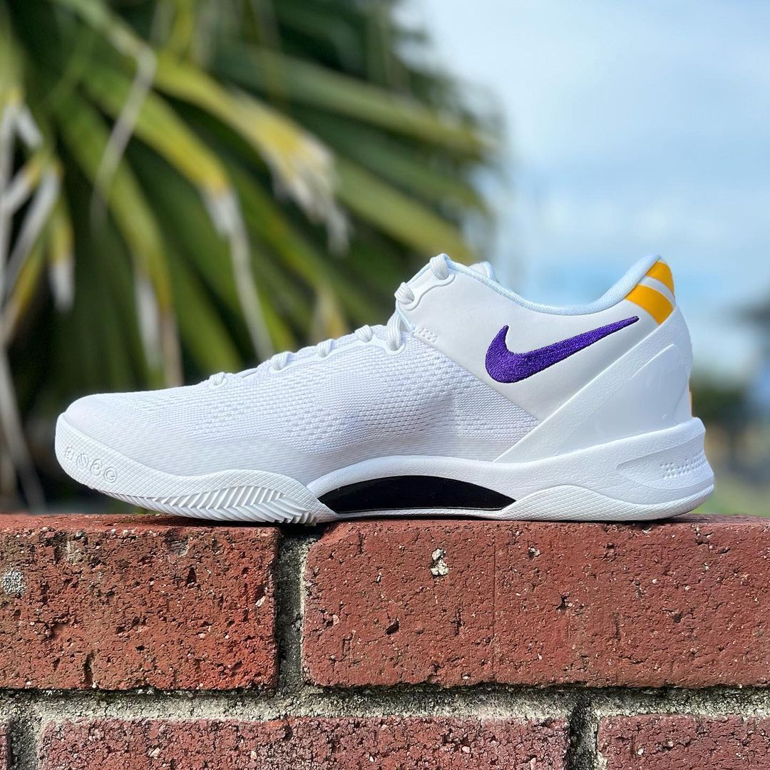 コービー8 26.0cm ホワイト/パープル/イエロー コービー8 26.0cm ホワイト/パープル/イエロー