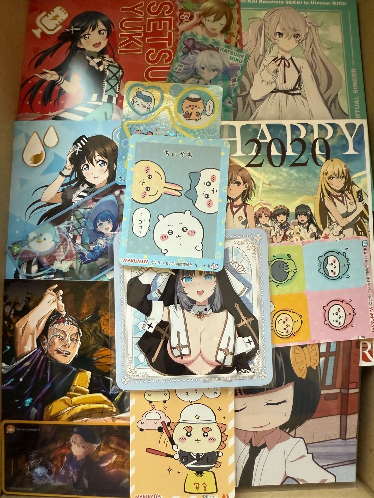 紙類　アニメ　ゲーム　まとめ売り　大量　コースター　ポストカード　カード 紙類 アニメ ゲーム まとめ売り 大量 コースター ポストカード