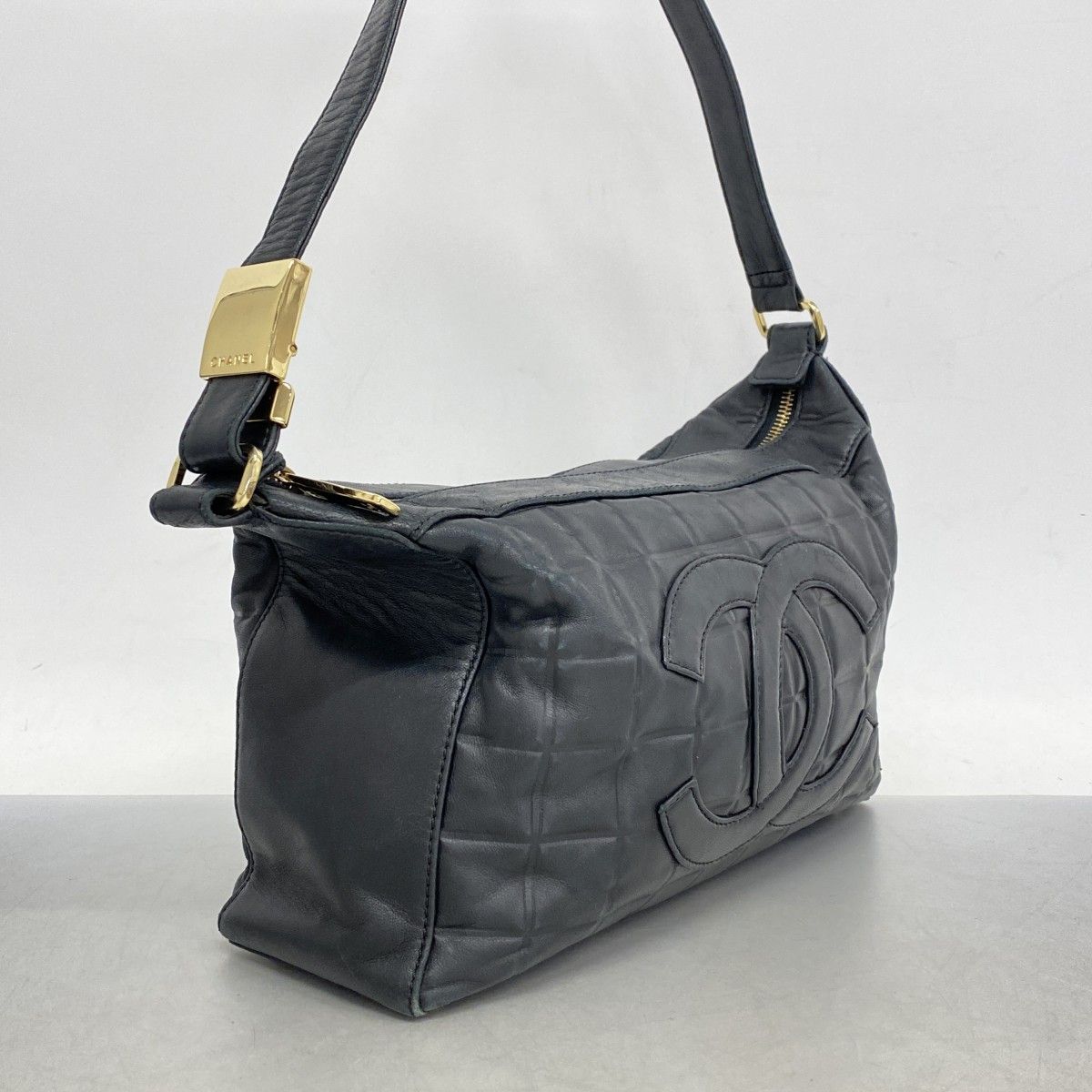 5da0055】シャネル ショルダーバッグ チョコバー ラムスキン ブラック  