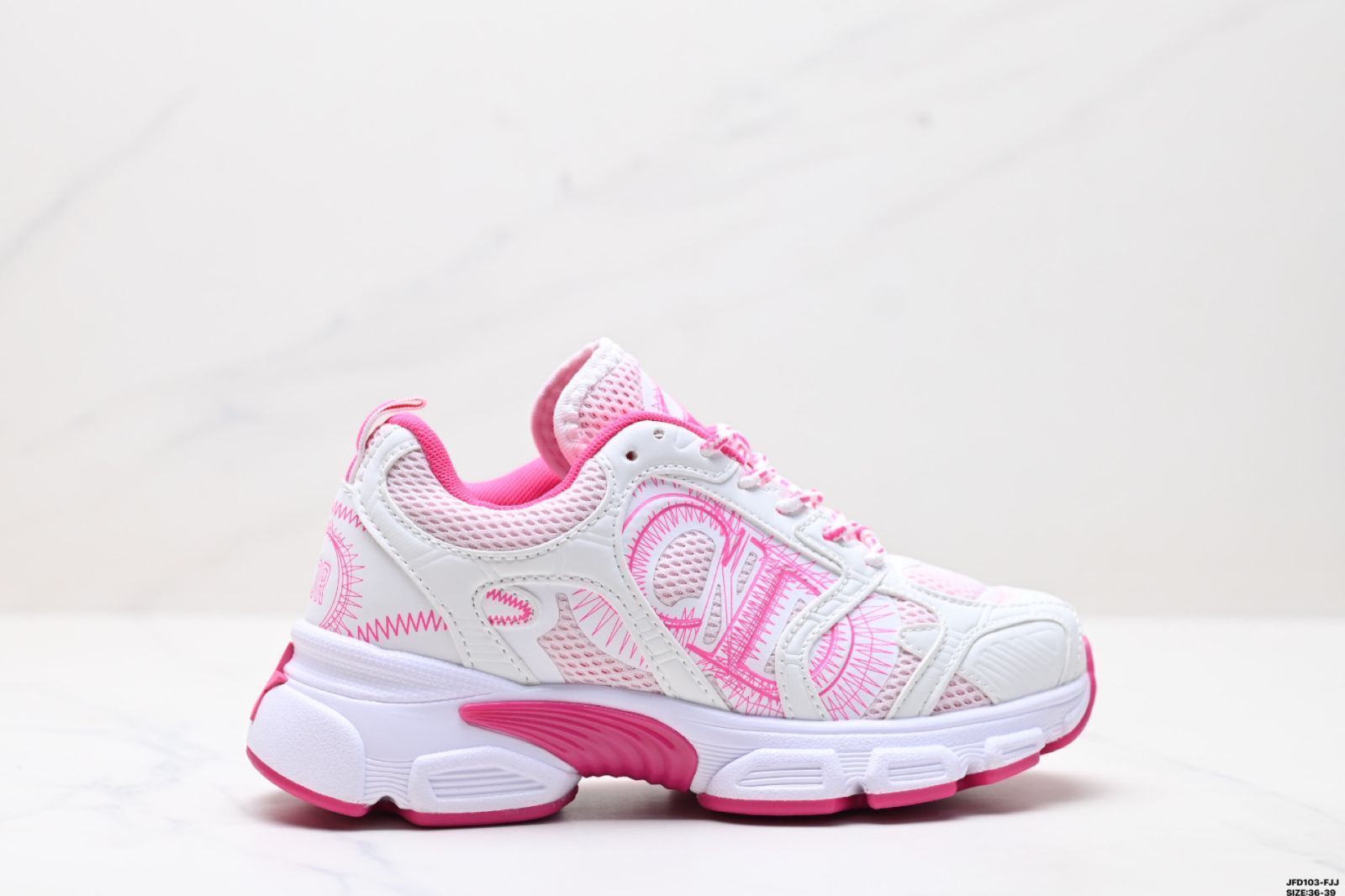 【爽やかカラーでカジュアルに♪】DIOR★Dior Chrono スニーカー Dior Chrono - Shoes - Woman | DIOR
