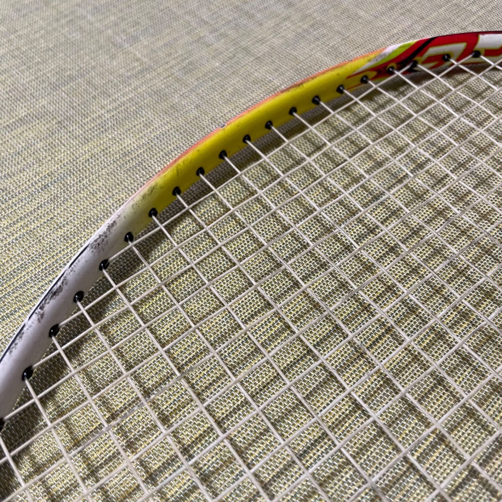 ヨネックス バドミントン　ナノレイ200 NANORAYイエロー/レッド ヨネックス バドミントン ナノレイ200 NANORAYイエロー/レッド