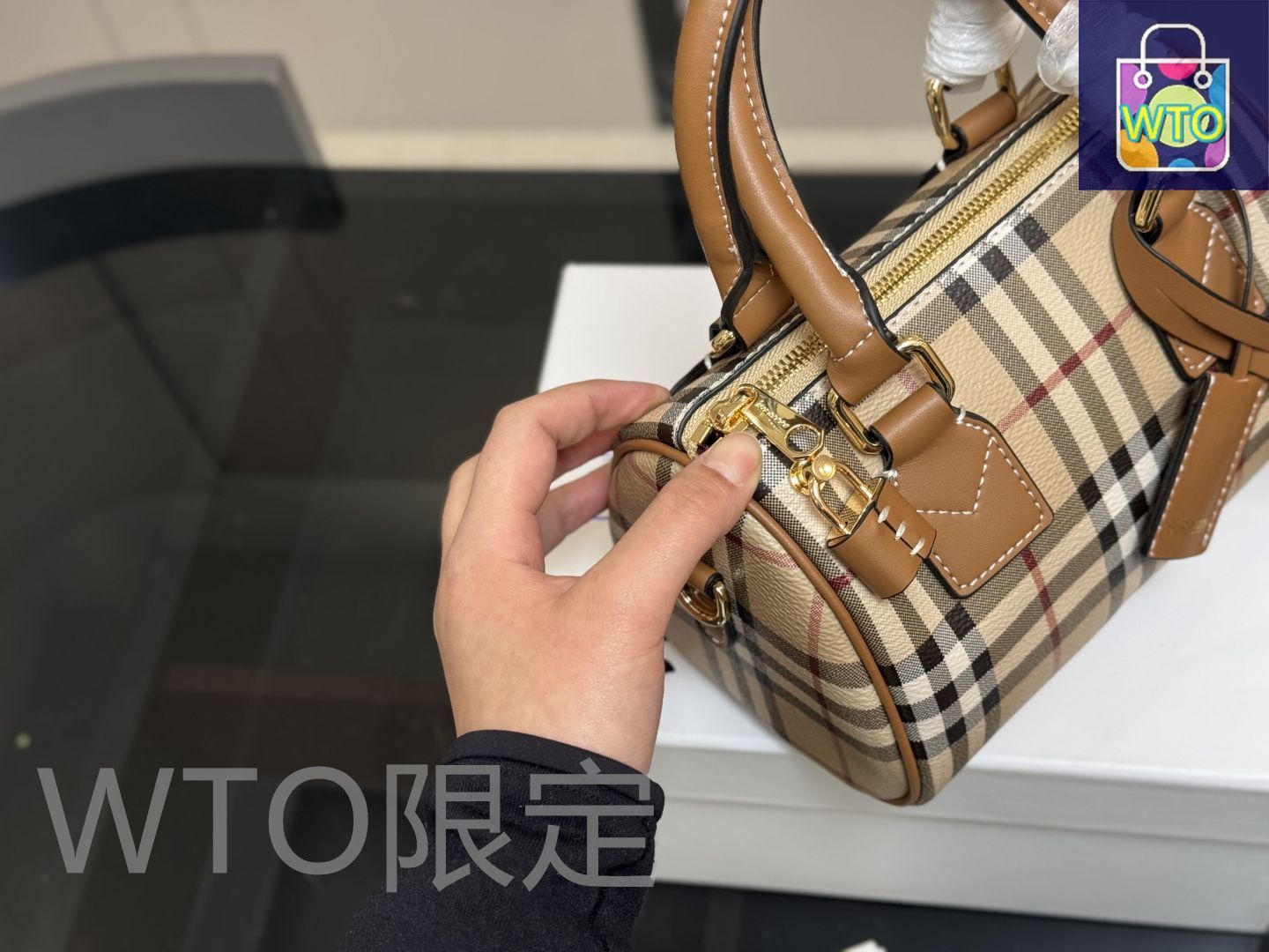 BURBERRY グリッド トラベルバッグ 【関税送料込】 210.jpg