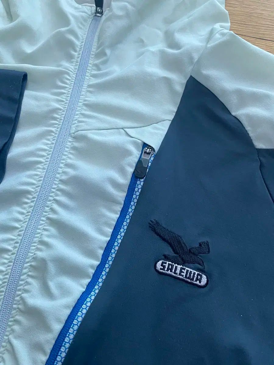 ストレッチ ミッドレイヤー