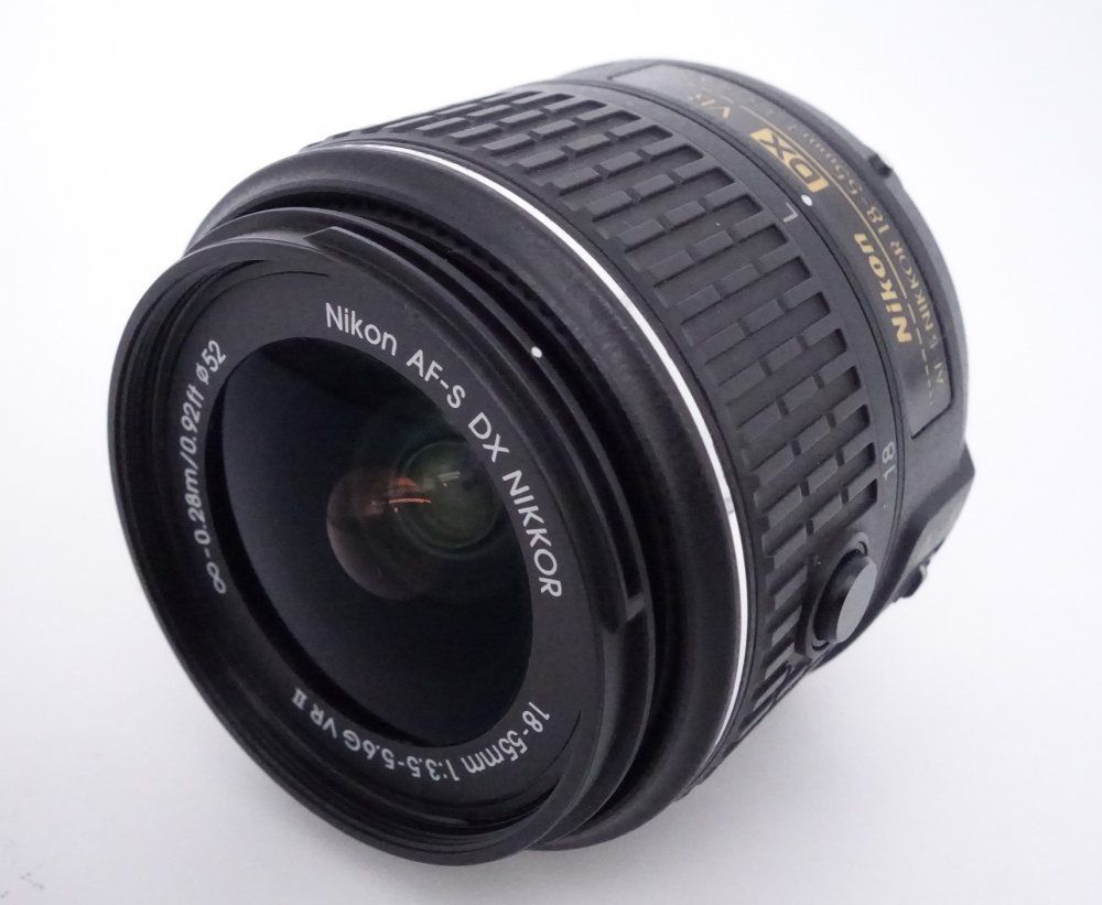 上品 ニコン Nikon 標準ズームレンズ AF-S DX NIKKOR 18-55mm f 3.5-5.6G VR II D10054A