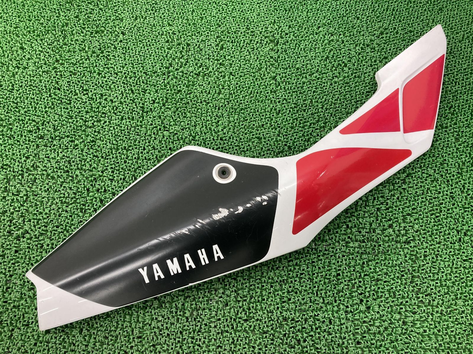 TZR50R シートカウル 右 白 4EU ヤマハ 純正 中古 バイク 部品 テールカウル ペイント素材に 品薄 希少品 車検 Genuine