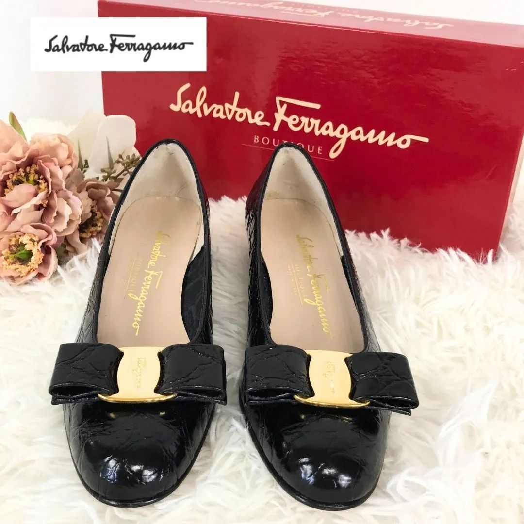 美品】Salvatore Ferragamo サルヴァトーレフェラガモ パンプス クロコ型押し ブラック 黒 サイズ表記5（22.5ｃｍ相当）箱あり  - メルカリ