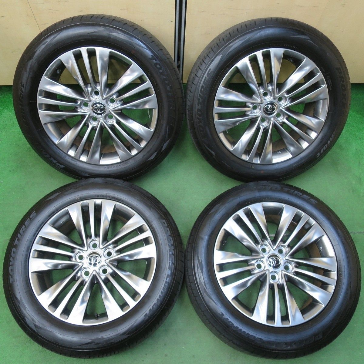 ほぼ新車外し トヨタ 40 アルファード Zグレード 純正 225|60R18 トーヨー PROXES comfort PCD120|5H 5013110イノ