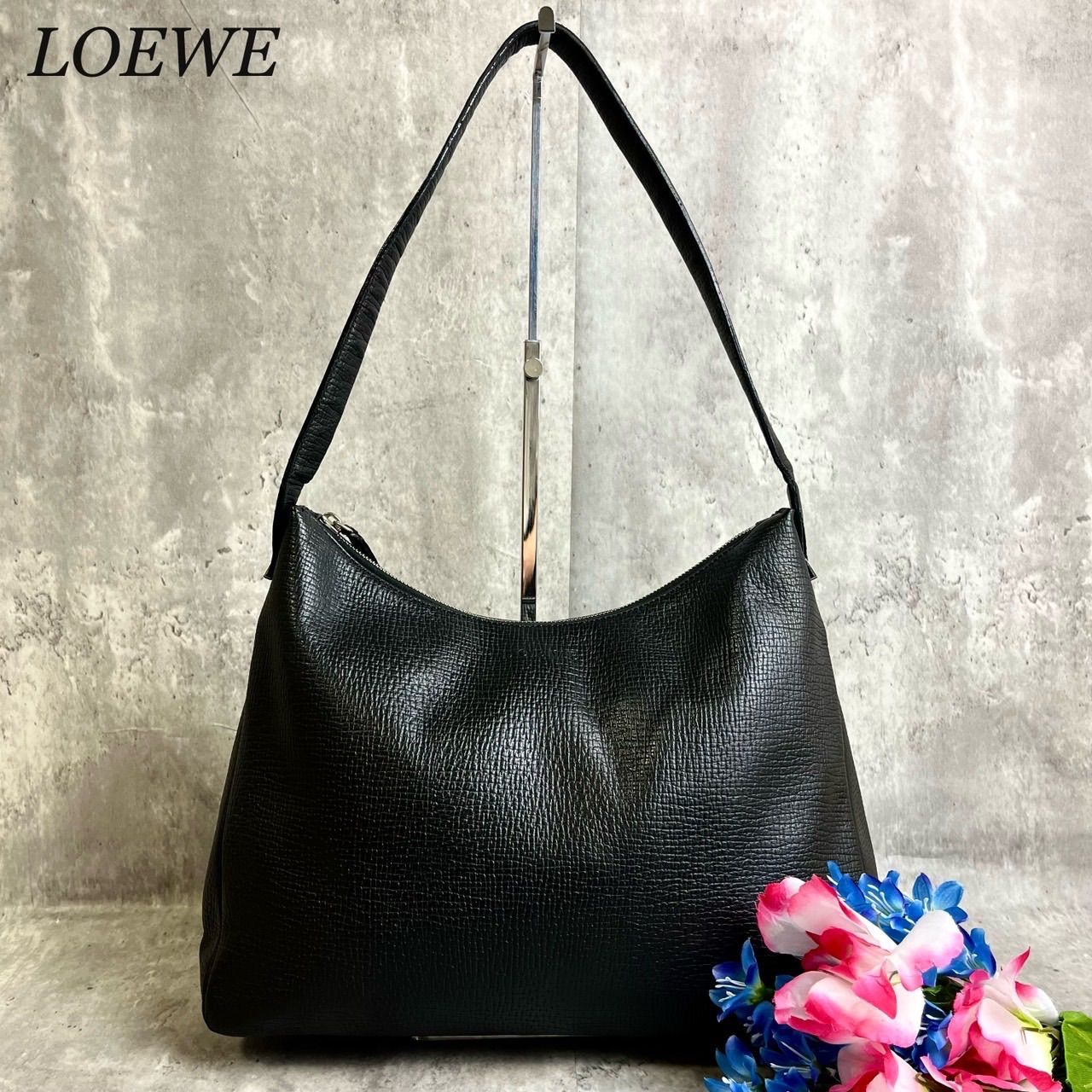 ✨良品✨ LOEWE ロエベ ショルダーバッグ 肩掛け トートバッグ ロゴ型押し シルバー金具 ロゴプレート 肩掛け レザー レディース ブラック  黒色 - メルカリ