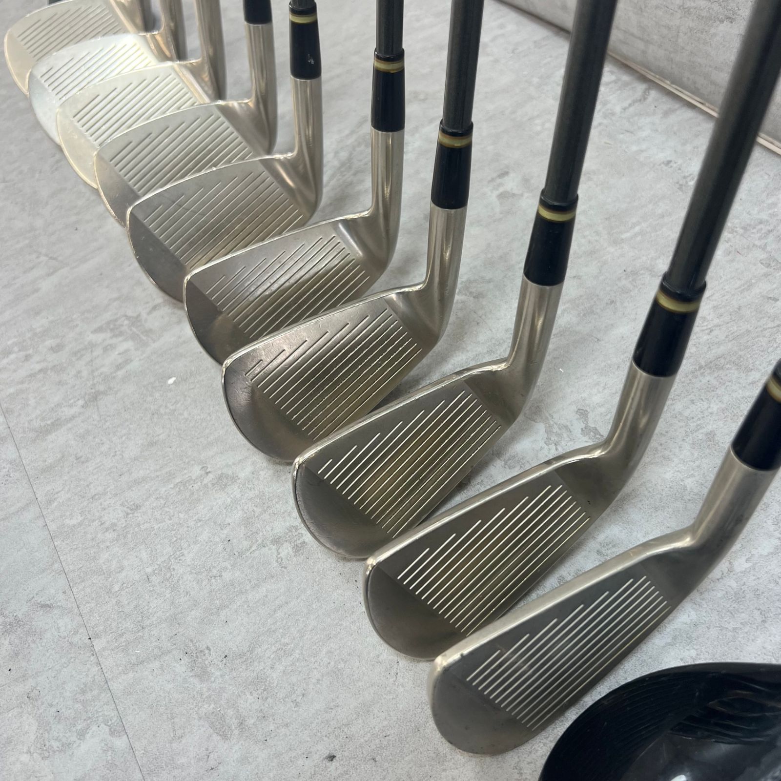 テーラーメイド　ヤマハ　メンズゴルフ14本セット　右利き用　キャディバッグ TaylorMade テーラーメイド YAMAHA ヤマハ メンズゴルフ14本
