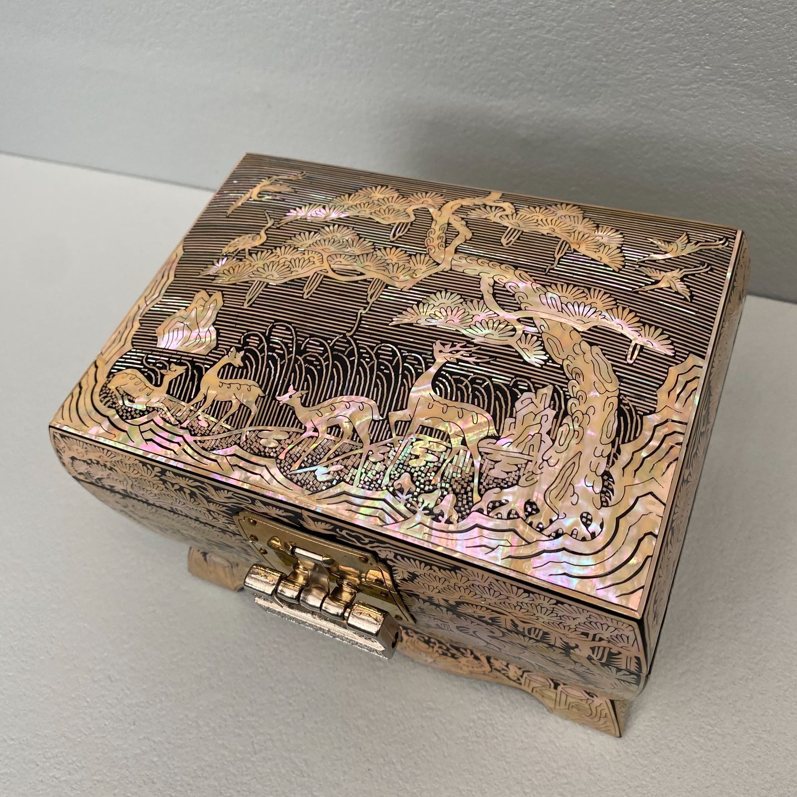 螺鈿細工　宝箱　宝石箱　小物入れ　アクセサリーボックス　鍵付き 小物入れ ジュエリーケース 螺鈿細工 木製 宝箱 ジュエス 宝石箱 収納