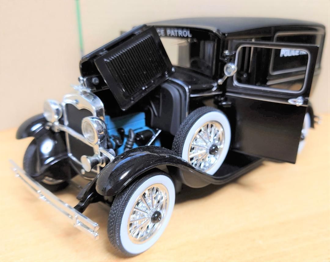 偉大な 1/18 フォード パネル ポリスワゴン Ford panel car 1931