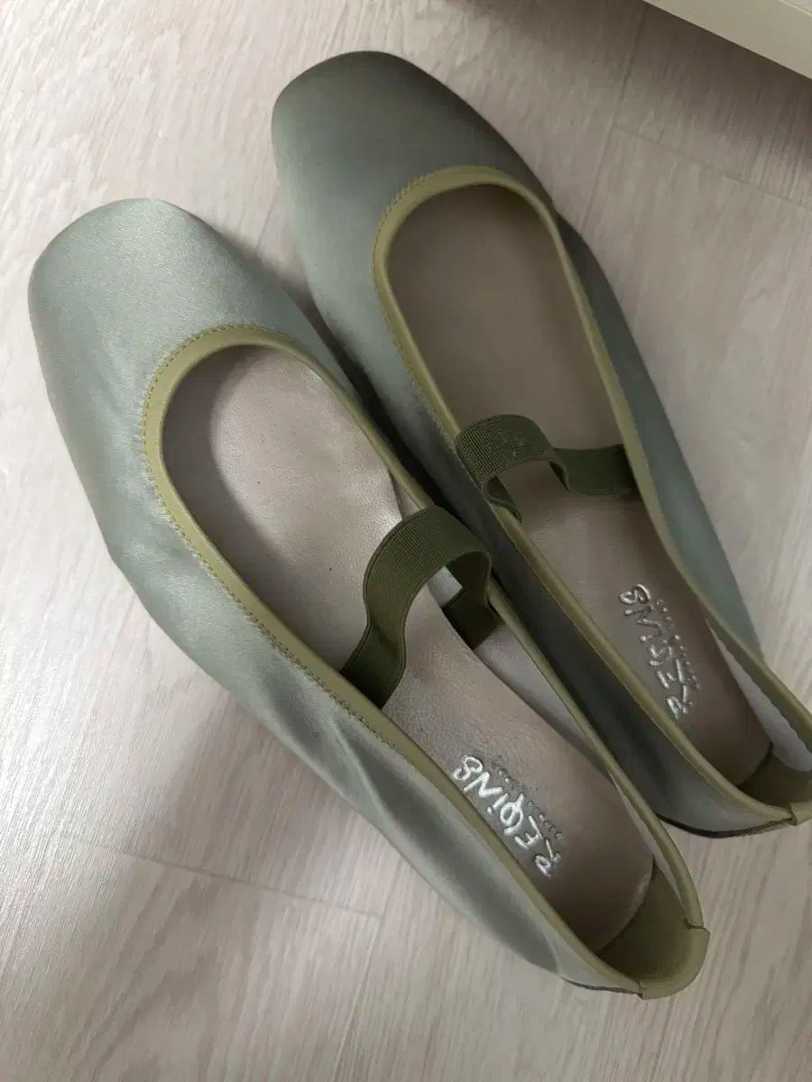 新サテンフラット