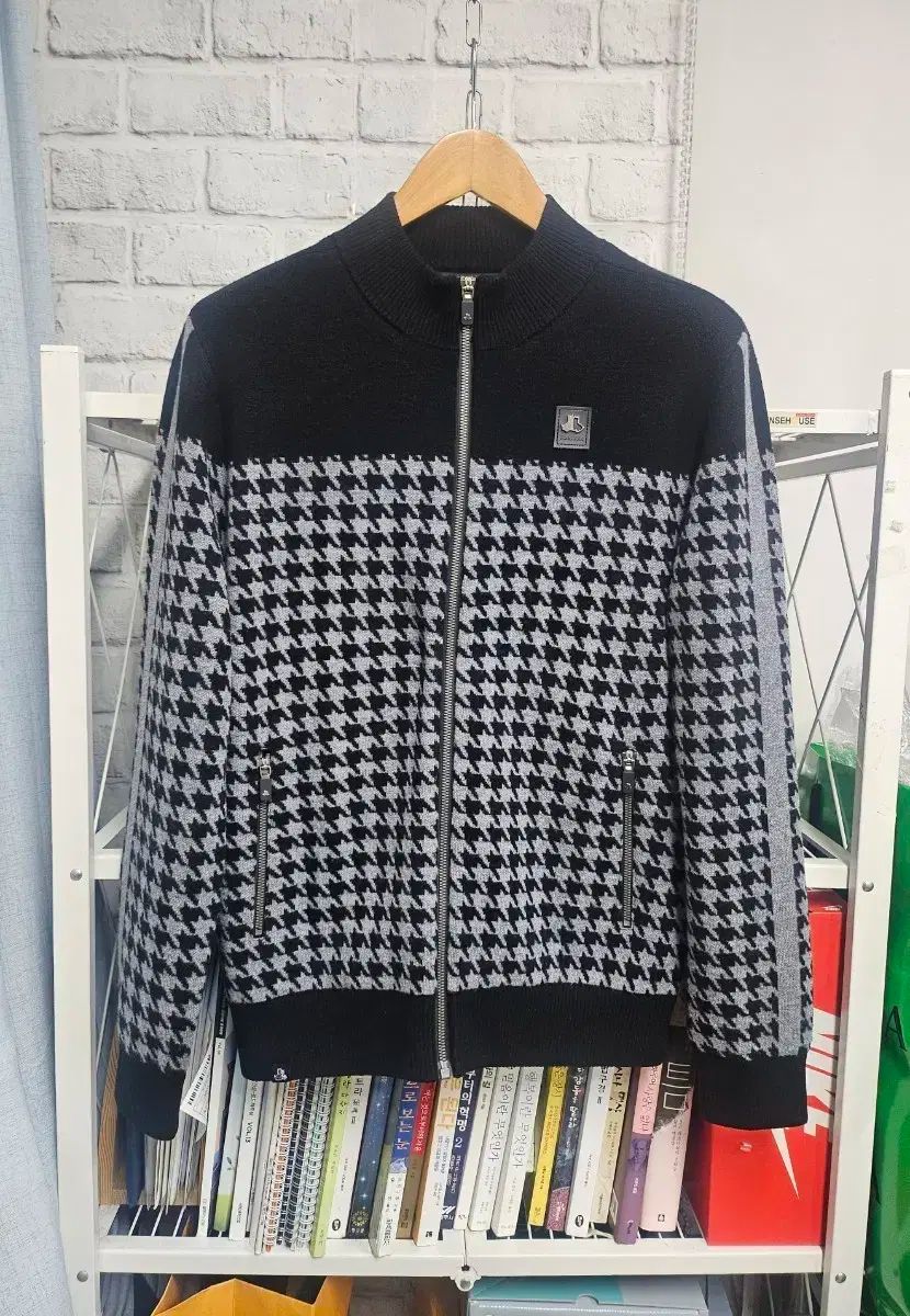 ブラック&ホワイト 24年 メンズ ゴルフニット M 防風ジップアップ ウール ニットカーディガン MM02