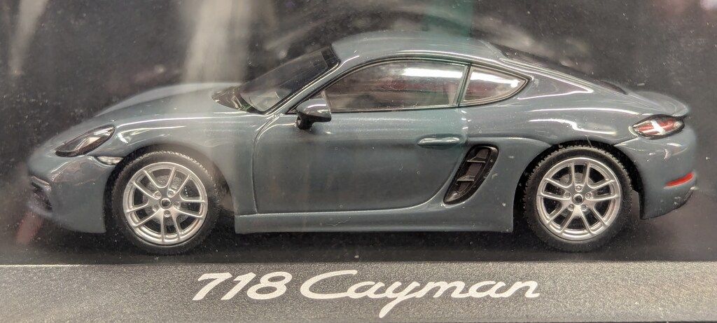 Poals Model Art 1 43MINICAMPS PORSCHE 718 Cayman