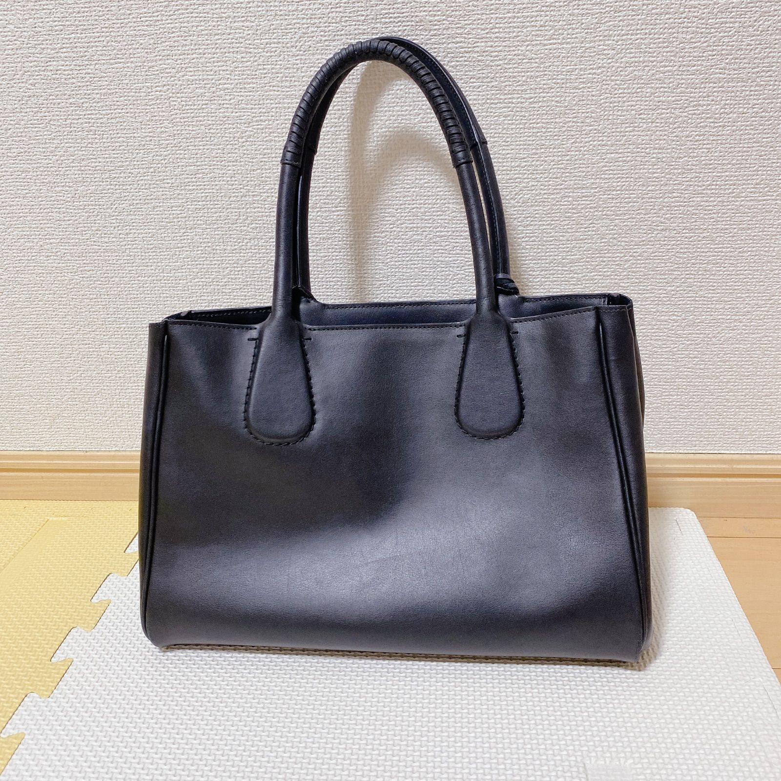 Salvatore Ferragamo 【サルヴァトーレフェラガモ 】 レザートート ショルダーバッグ ブラック ラムスキン 大容量 美品