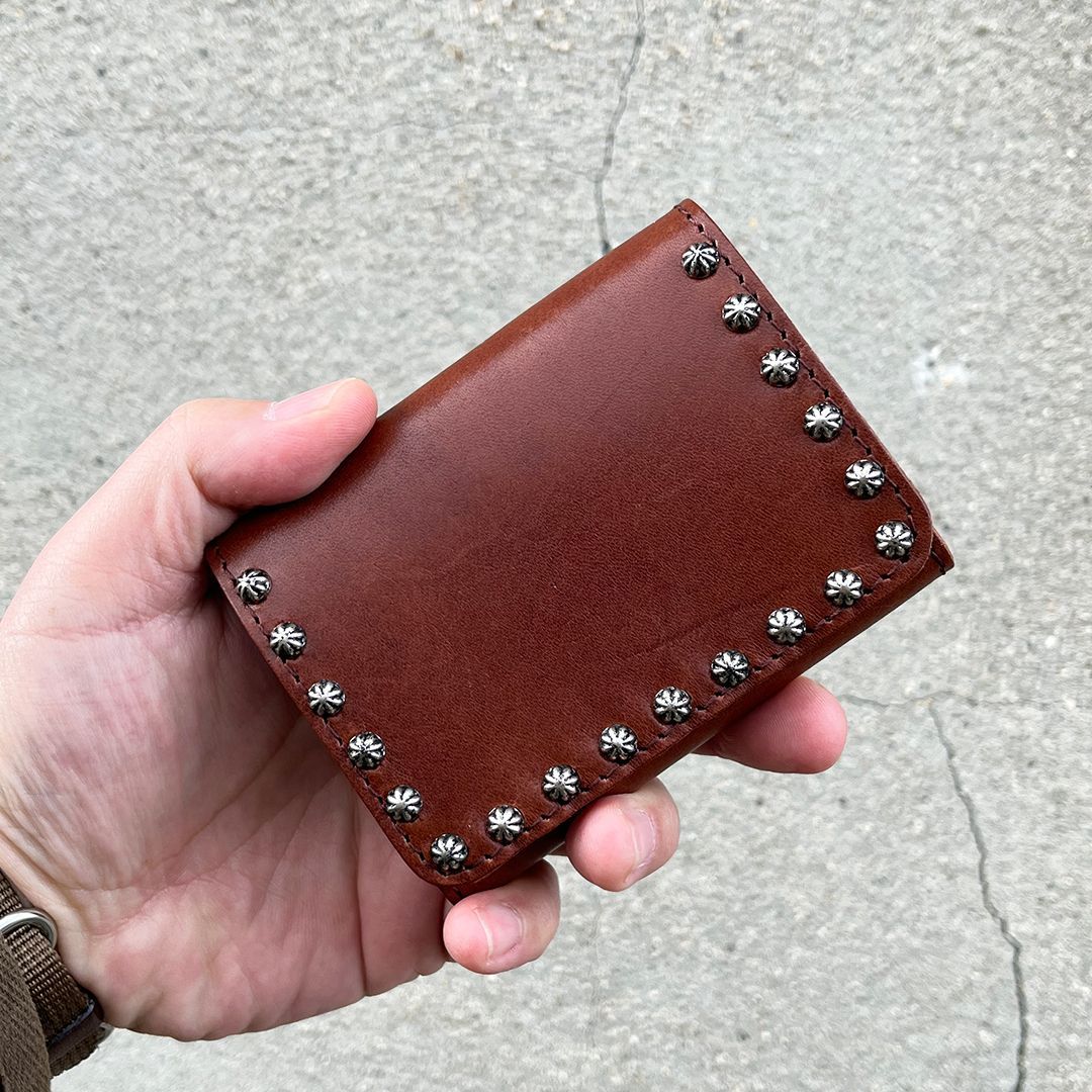 栃木レザー財布 コンパクト財布 ミニ財布 スタッズ財布 二つ折り