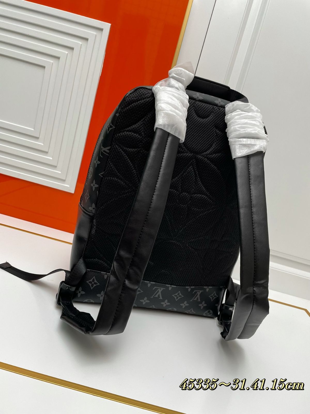 Macassar 素材でスポーツ感満載