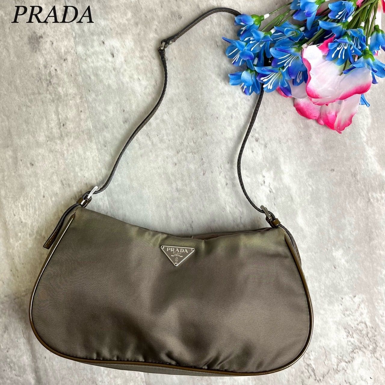 ✨良品✨ PRADA プラダ ハンドバッグ アクセサリーポーチ ショルダーバッグ 三角ロゴ トライアングル シルバー金具 ロゴ型押し ロゴプレート  バックル 白タグ ギャランティーカード テスートナイロン レザー 肩掛け レディース グリーン 緑色